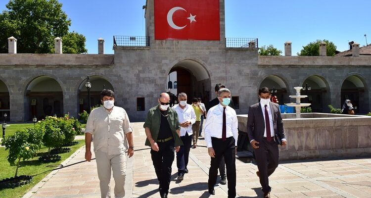 Vali Aydın Baruş, Vakıflar
