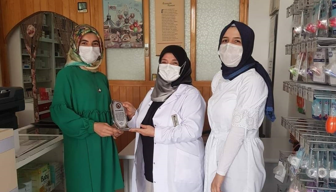 Usta Eczacılara Plaket Verildi Malatya Eczacılar Odası Başkanı