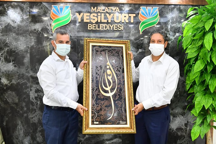Başkan Çınar, MEM Müdürü Ali Tatlı’yı Misafir Etti Yeşilyurt Belediye Başkanı Mehmet