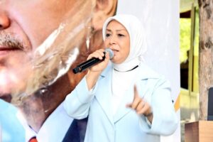 Makamlar Gelip Geçicidir Asıl Olan Davadır