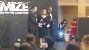 Rektör Karabulut’a Kayısı Çekirdeği Çalışmaları Ödülü