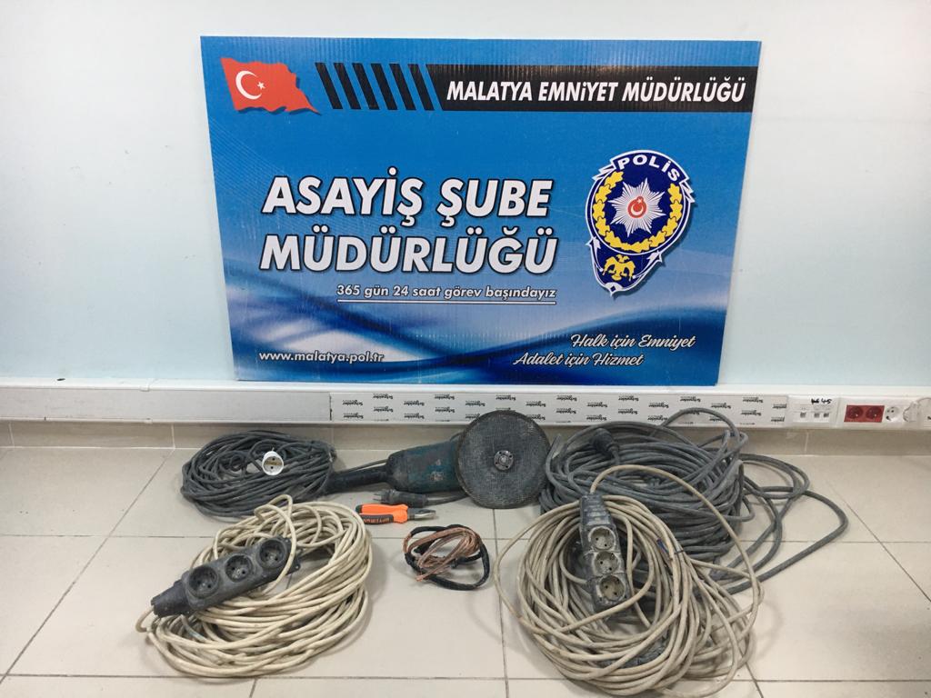 Kablo Hırsızı Suçüstü Yakalandı Önceki gün Üçbağlar Mahallesi