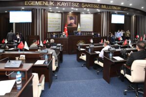 Karadağ Mecliste Gürkan’ı Övdü