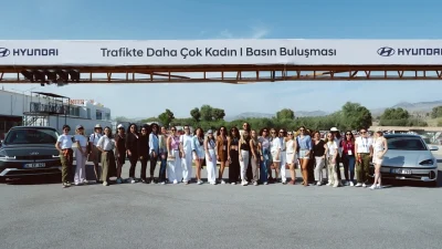  Kadın sürücüleri trafikte daha